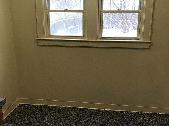3rd image of 1186 McKinley Ave