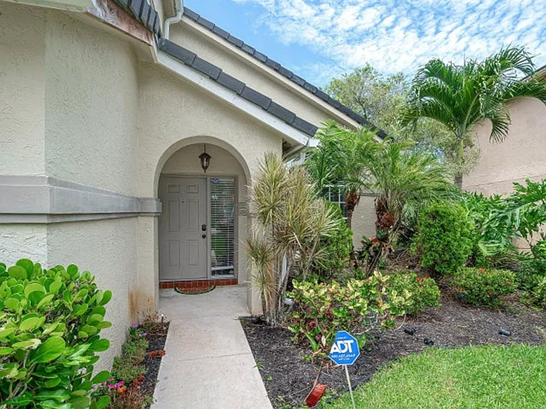 7366 Ashley Shores Cir — Photo 12