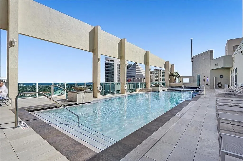 2 bed, 2.0 bath, 1202 sqft, $4,850 — Photo 4