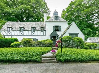 200 Overlook Ave, Great Neck, NY 11021