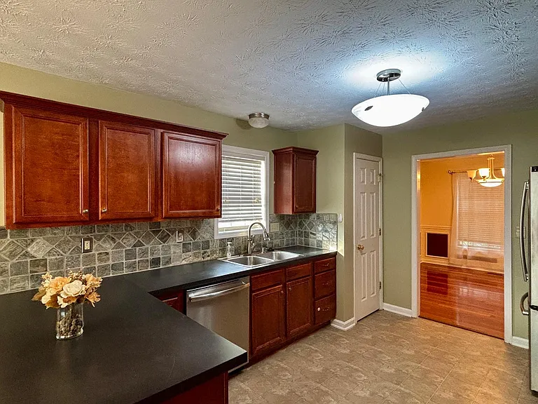 4710 Bay Cove Ct — Photo 17