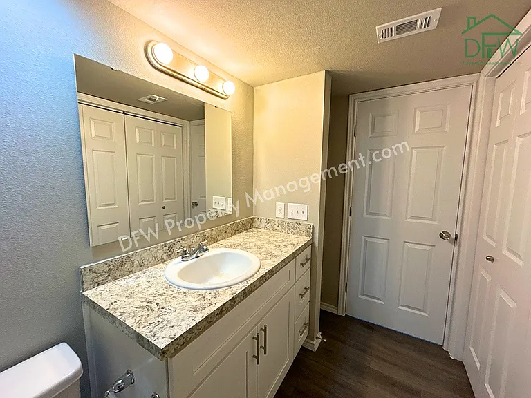 6108 Abrams Rd #B — Photo 12