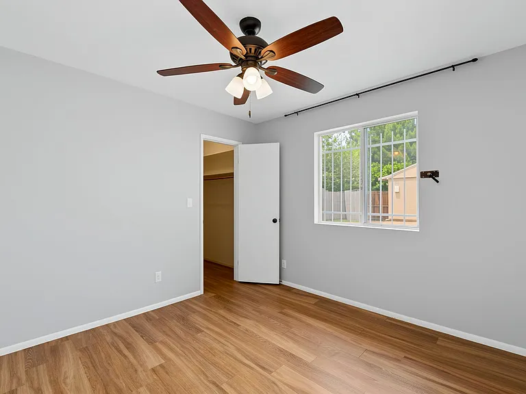 114 S Lesueur — Photo 20