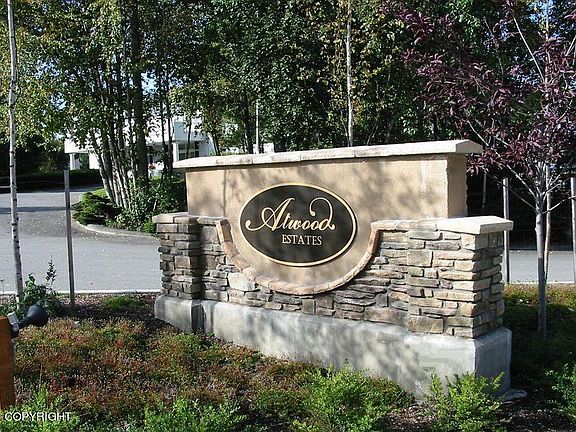 2nd image of 1785 Evangeline Ln