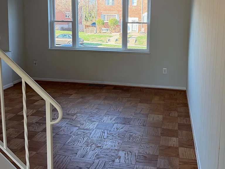 973 Regina Dr — Photo 10