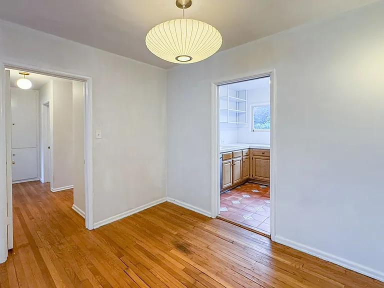 2033 Euclid St #6 — Photo 6