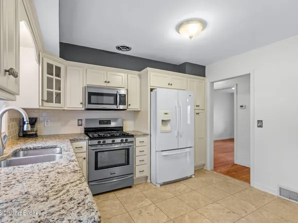 4312 Kinloch Rd, Woodlawn Park, KY 40207