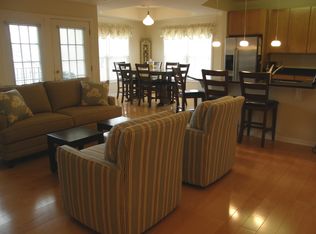 9207 Ravenscroft Rd, Clifton, NJ 07013