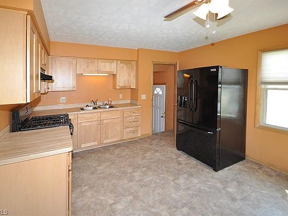 4th image of 18313 Ponciana Ave