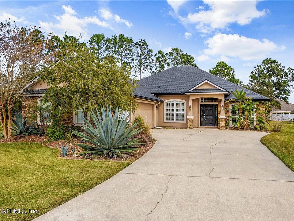 1st image of 944 E TERRANOVA Way