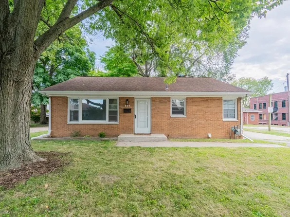 809 E Elm St, Bloomington, IL 61701