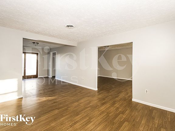 4th image of 1032 E 3rd St