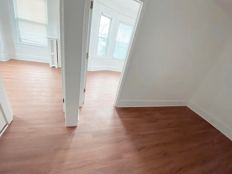25 Kingsley St #2 — Photo 5