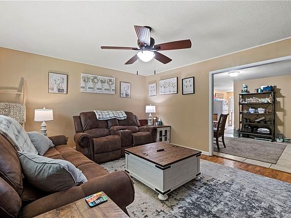 4th image of 303-305 S 10th St