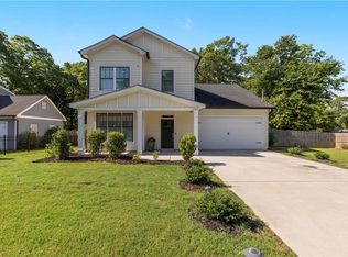 1967 Cogar Dr, Decatur, GA 30032