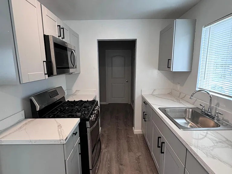 1125 Lochbrae Rd #1 — Photo 13