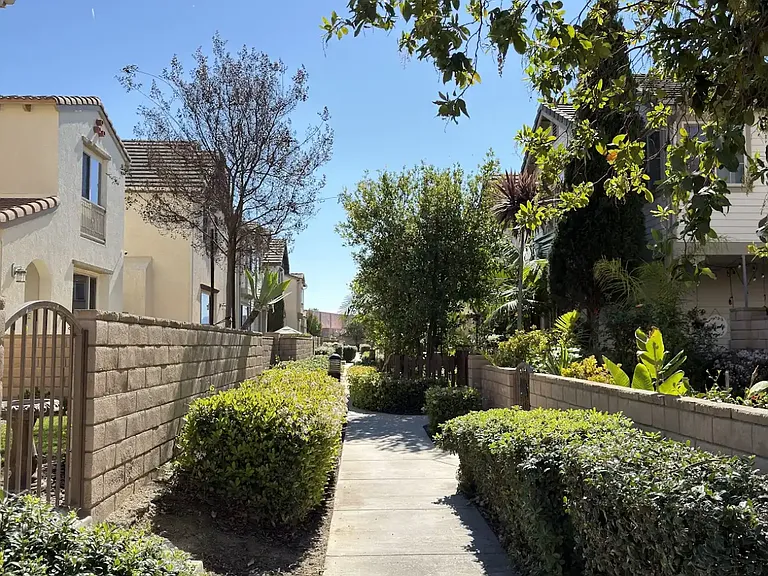 433 Merced Ct — Photo 16