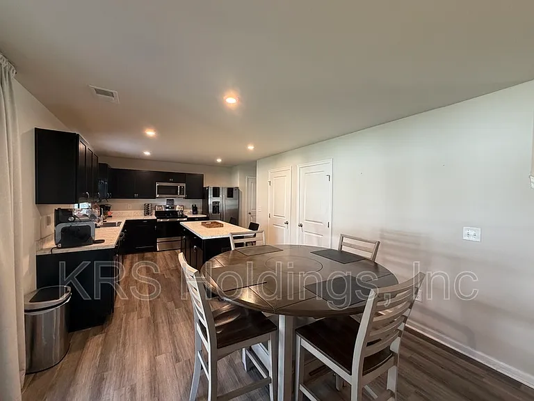 436 Forecastle St — Photo 5