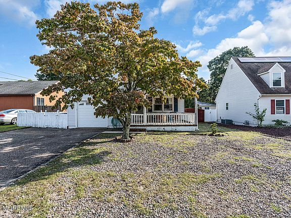 4th image of 1905 Teakwood Road