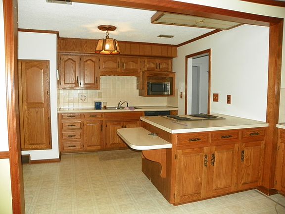 5th image of 5816 Manning Ave