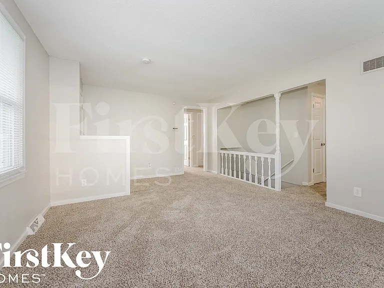 7809 E 49th St — Photo 6
