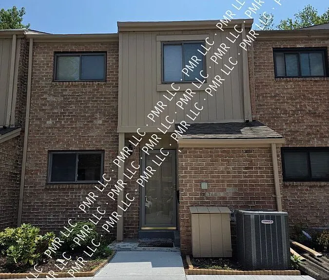 106 Sycamore Ct #1 — Photo 1