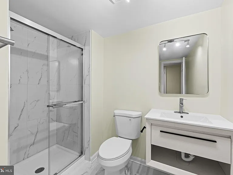 2615 Chivalry Ct — Photo 44