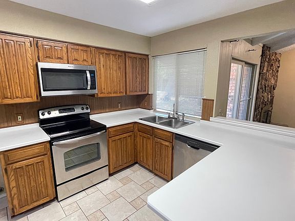 3rd image of 5603 Kingstree Ct