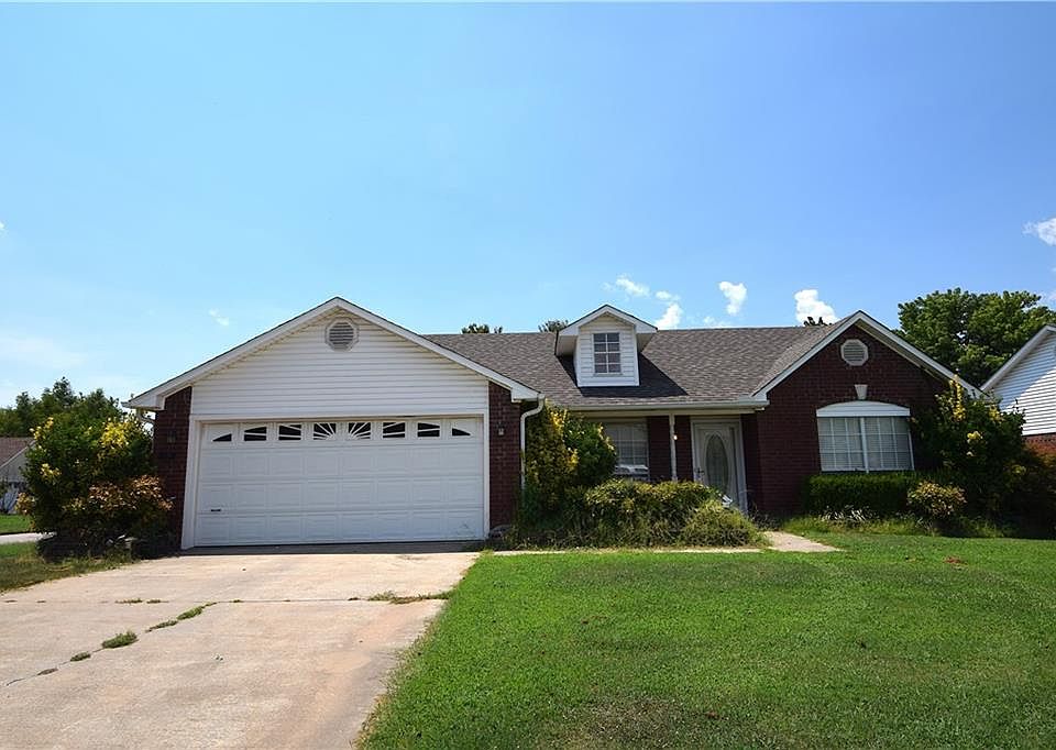 1st image of 720 S 39th St