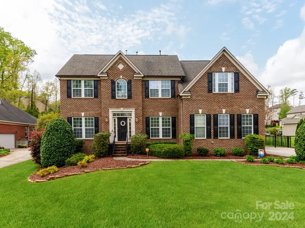 3839 Hounslow Ln, Harrisburg, NC 28075