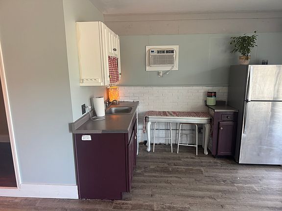 4th image of 303 La Fayette Cir #B