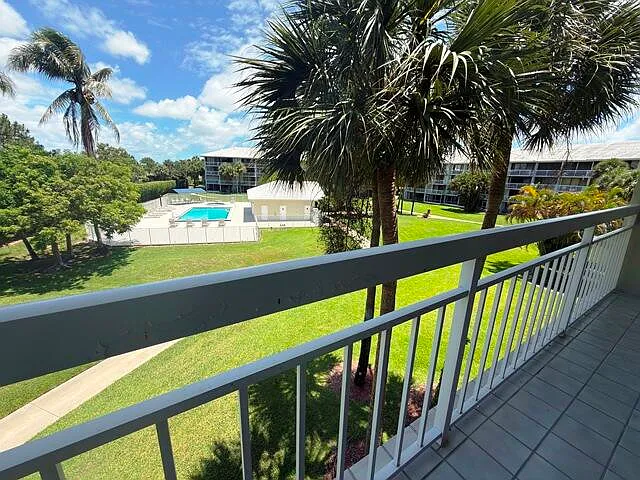 2 bed, 2.0 bath, 1437 sqft, $2,100 — Photo 2