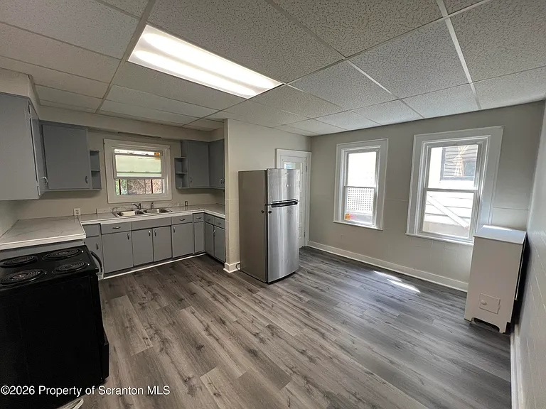 1131 W Locust St #2 — Photo 2
