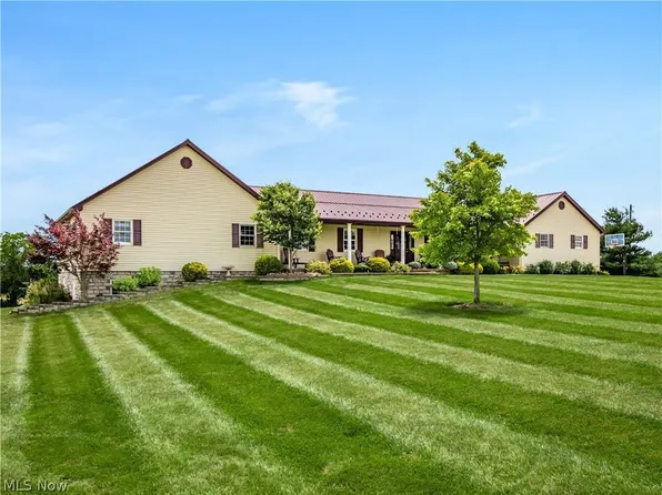 692 Perry Ln, Frankfort, OH 45628