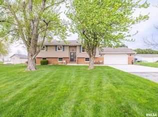 10157 Arrow Rd, Tremont, IL 61568