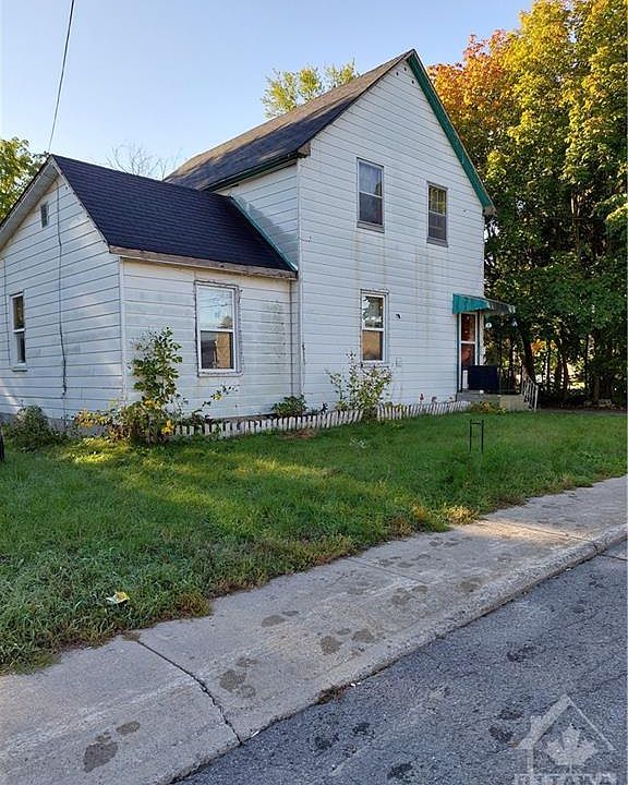 1 A Robinson Ave, Smiths Falls, ON K7A 1K3 Zillow