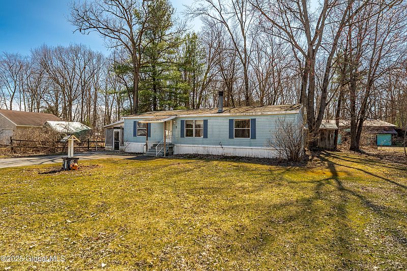 2nd image of 7 Oak Avenue
