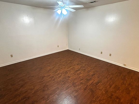 2nd image of 802 Navarro Dr APT C