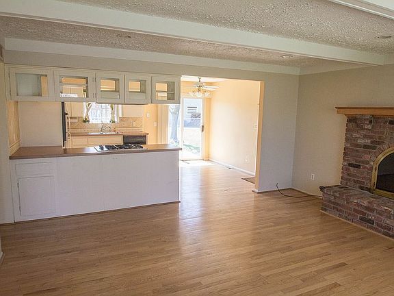 5th image of 1310 Park Dr