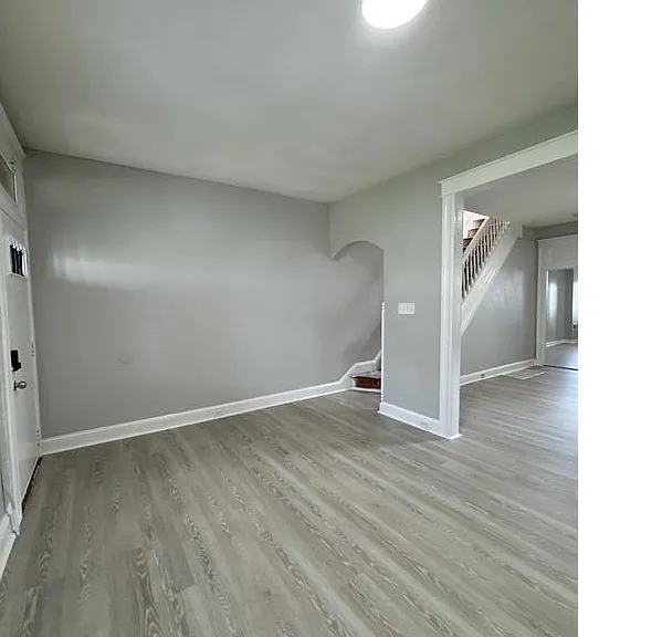 600 N Edgewood St — Photo 3