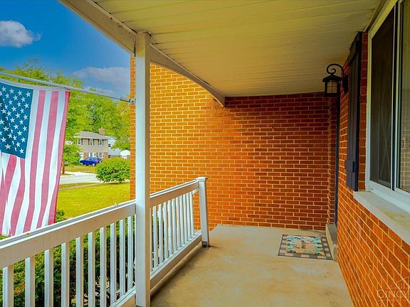 3rd image of 1272 Meadowbright Ln