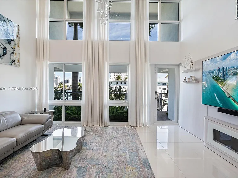31 N Shore Dr #31 — Photo 2