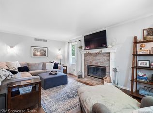 3360 Pleasant Valley Rd, Brighton, MI 48114