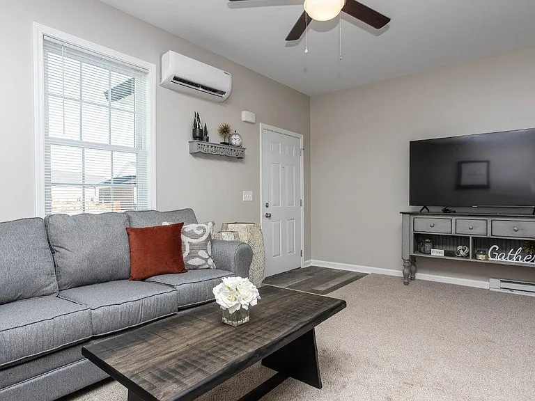Ash Park Apartments — Photo 10