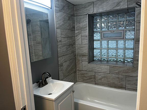 5th image of 2710 W 23rd St