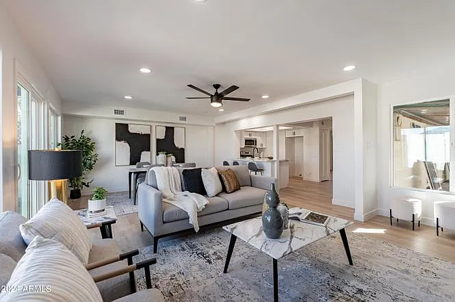 938 W Mission Ln — Photo 24