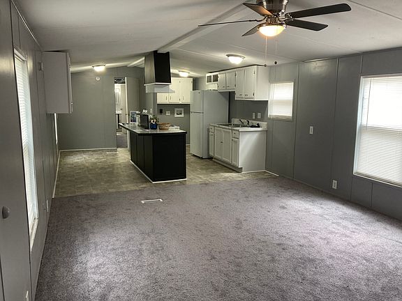4th image of 546 Stratford Ln