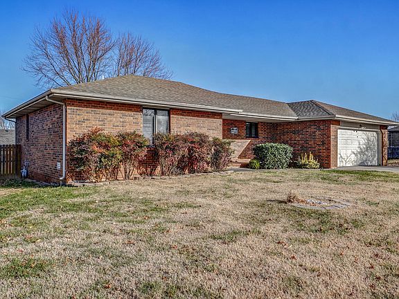 2nd image of 1339 E Stoneridge Dr