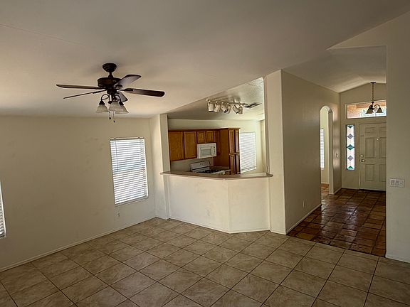 2nd image of 1378 E Cullumber St