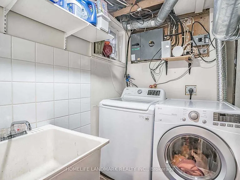 400 Mississauga Valley Blvd #20 — Photo 21